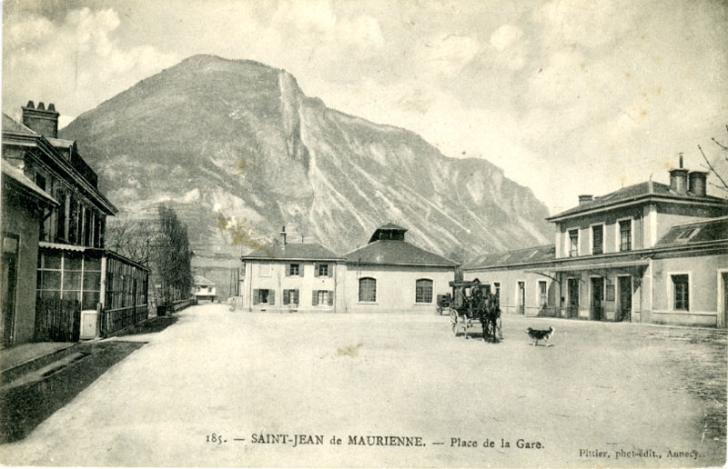 place de la Gare  Saint Jean de Maurienne