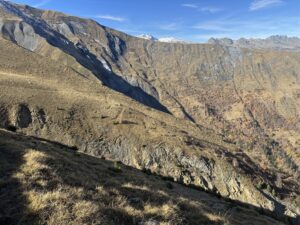 Haut du chemin passant par Coirnavan